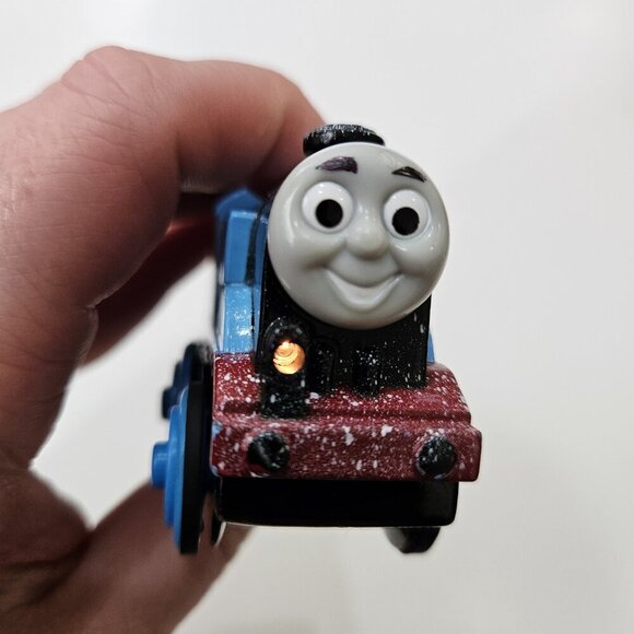 Snow-Covered Thomas Tank Engine Battery Operated Motorized Diecast Train TESTED - Picture 11 of 11